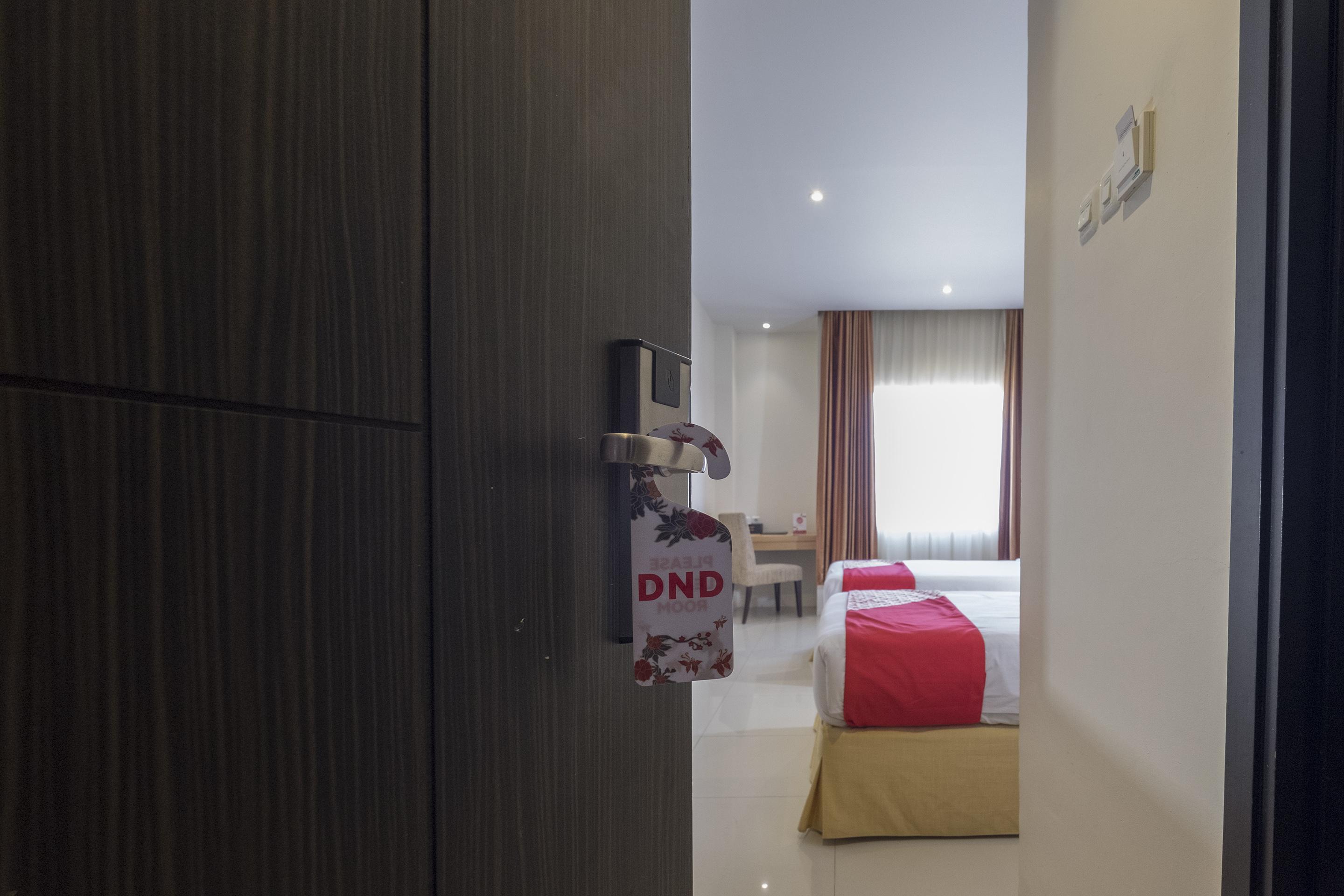 Collection O 1279 Hotel Grand Celino Макасар Екстер'єр фото